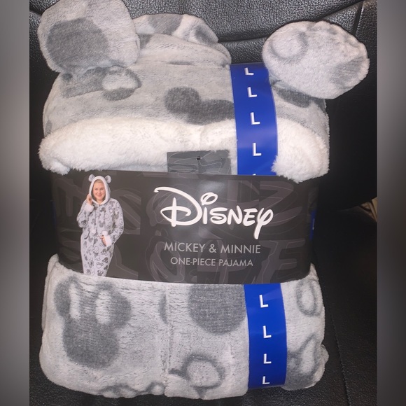 DISNEY ONE PIECE SLEEPER - Picture 2 of 4